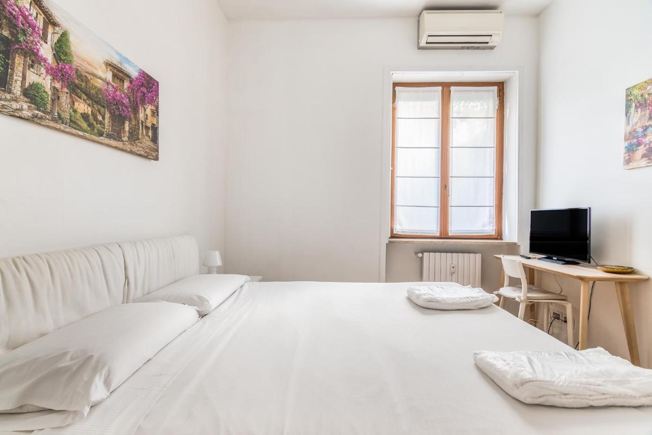 Ampio Zona Moscova Con Due Terrazzi Appartamento Milano